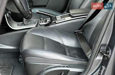 Седан Volvo S40 2011 в  фото 80 Седан Volvo S40 2011 в