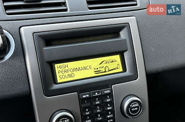 Седан Volvo S40 2011 в  фото 89 Седан Volvo S40 2011 в