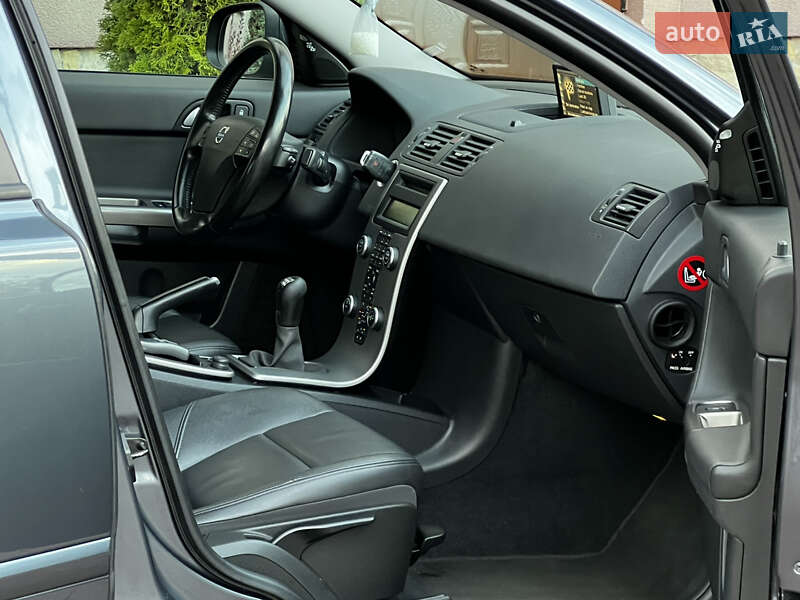 Седан Volvo S40 2011 в Стрые фото 102 Седан Volvo S40 2011 в Стрые