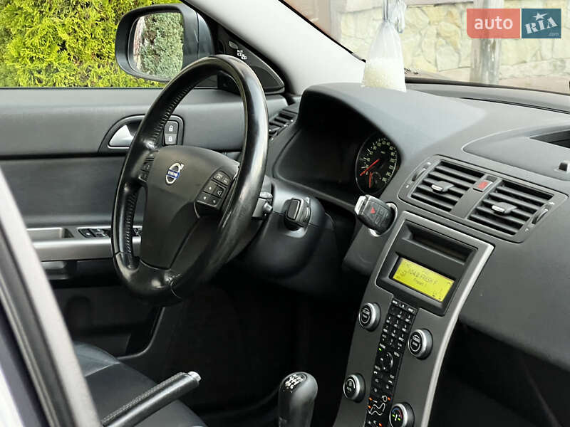Седан Volvo S40 2011 в Стрые фото 111 Седан Volvo S40 2011 в Стрые
