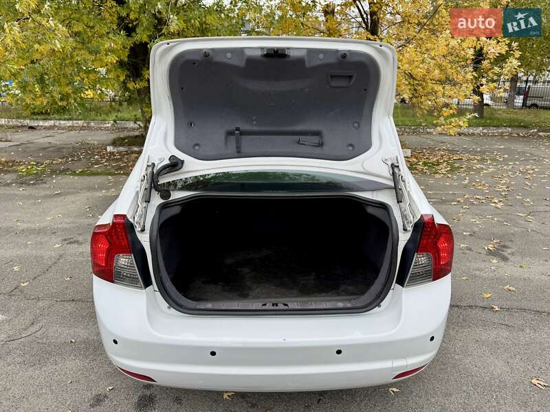 Седан Volvo S40 2011 в Киеве