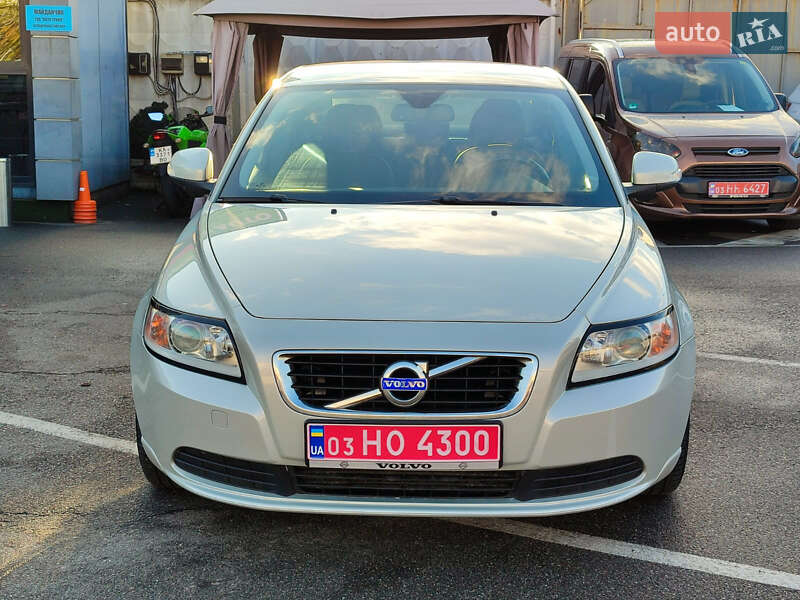 Volvo S40 2011