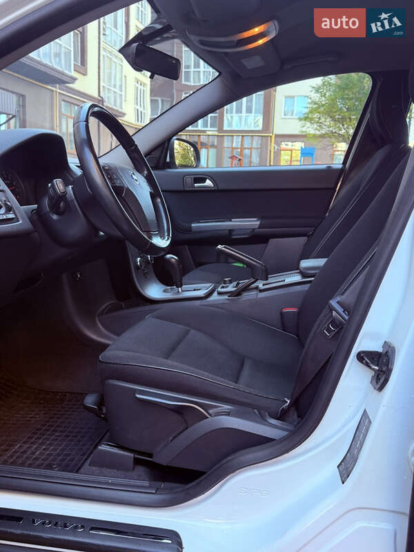 Седан Volvo S40 2012 в Киеве фото 13 Седан Volvo S40 2012 в Киеве