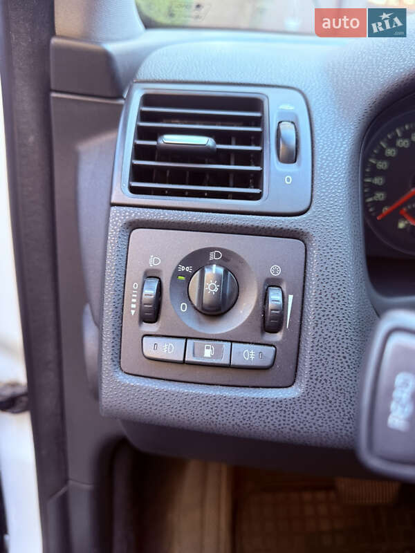 Седан Volvo S40 2012 в Киеве фото 29 Седан Volvo S40 2012 в Киеве