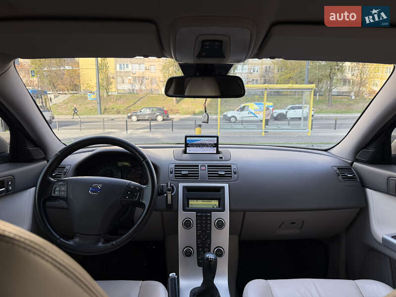 Седан Volvo S40 2012 в Днепре