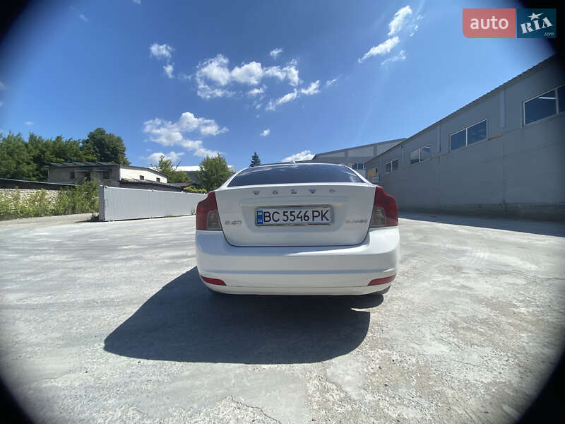 Седан Volvo S40 2011 в Тернополе