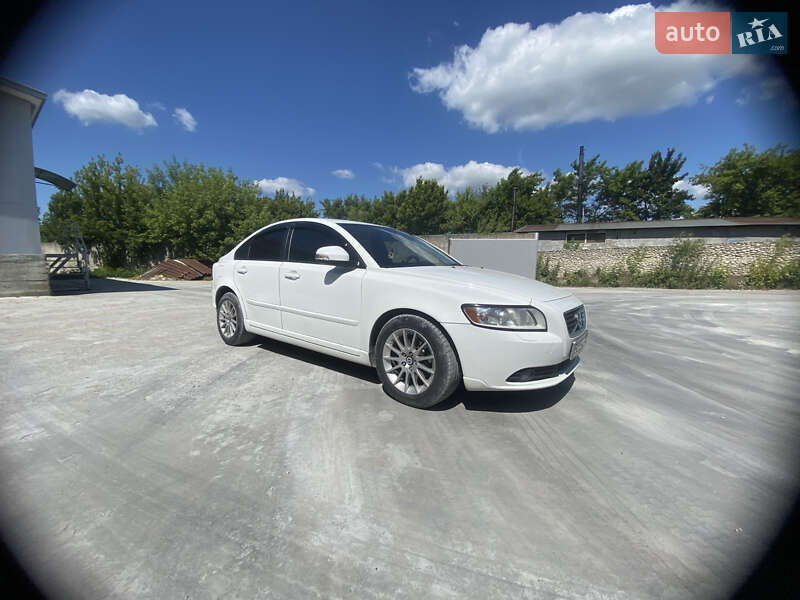Седан Volvo S40 2011 в Тернополе