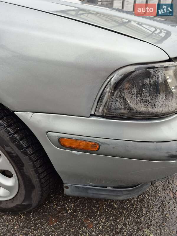 Седан Volvo S40 2000 в Киеве