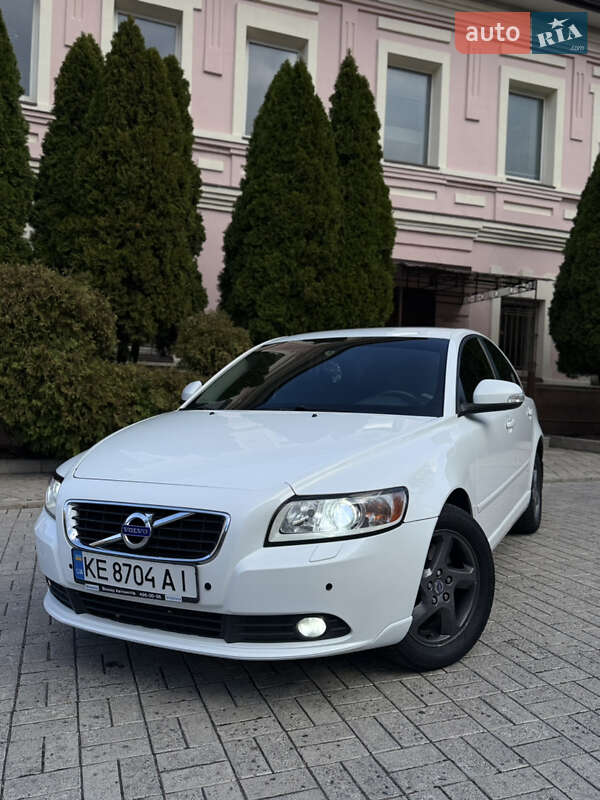 Седан Volvo S40 2012 в Днепре