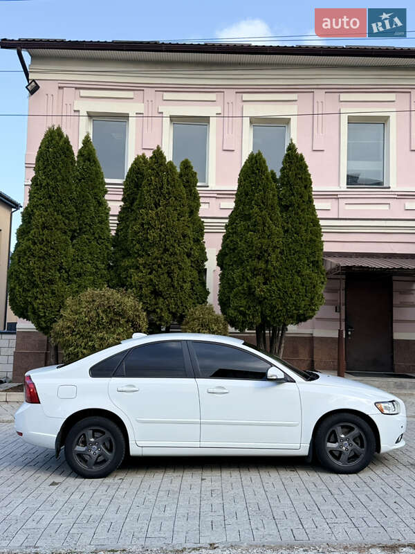 Седан Volvo S40 2012 в Днепре