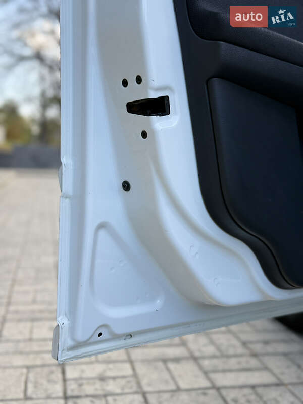 Седан Volvo S40 2012 в Днепре