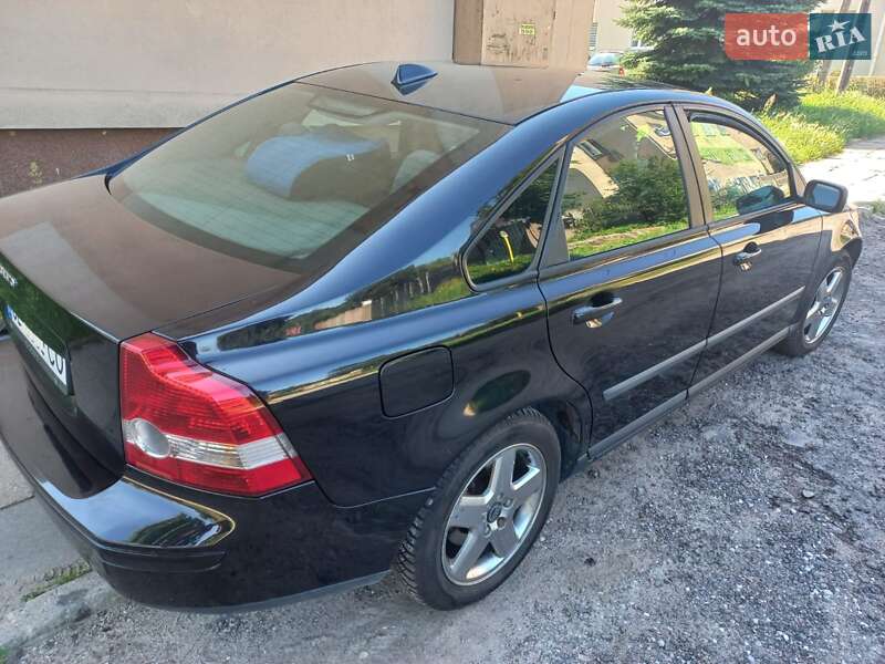 Седан Volvo S40 2005 в Заставной фото 4 Седан Volvo S40 2005 в Заставной