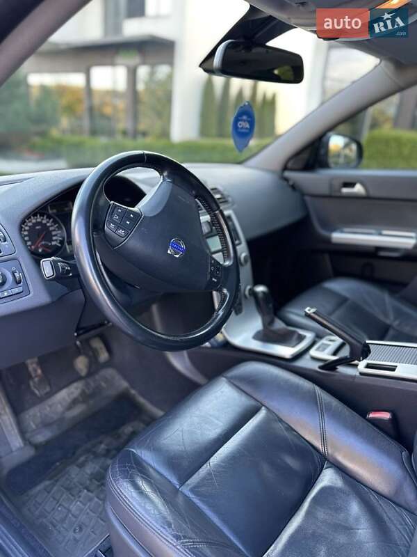 Седан Volvo S40 2011 в Ужгороде