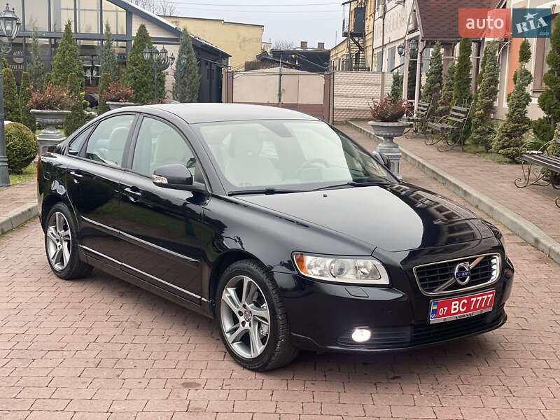 Седан Volvo S40 2011 в Стрию