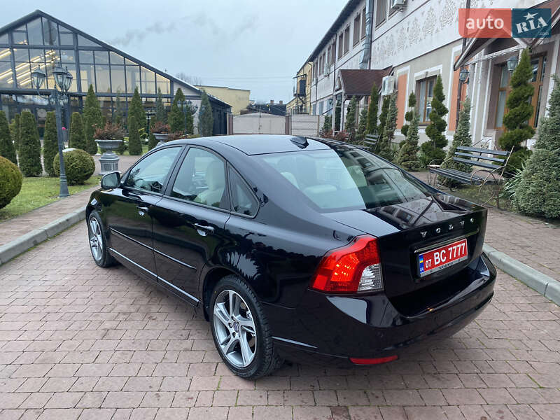 Седан Volvo S40 2011 в Стрию