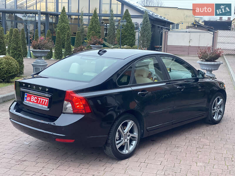 Седан Volvo S40 2011 в Стрию