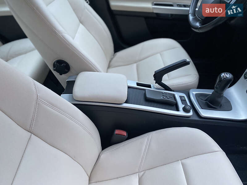 Седан Volvo S40 2011 в Стрию