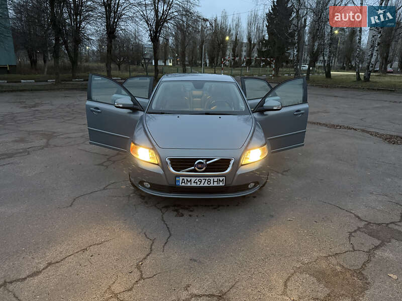 Седан Volvo S40 2012 в Житомирі
