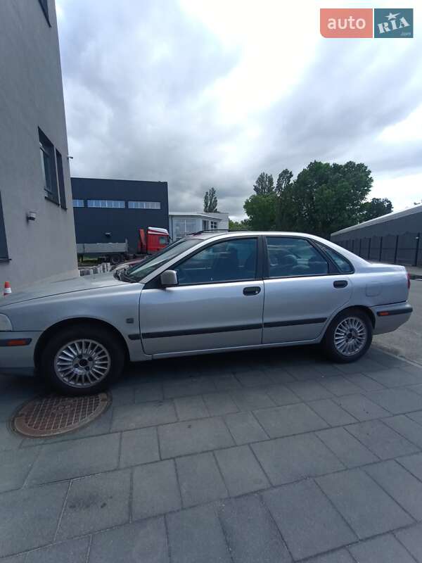 Седан Volvo S40 2000 в Ирпене