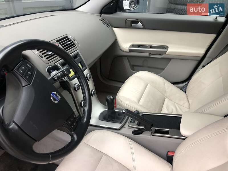 Седан Volvo S40 2011 в Івано-Франківську