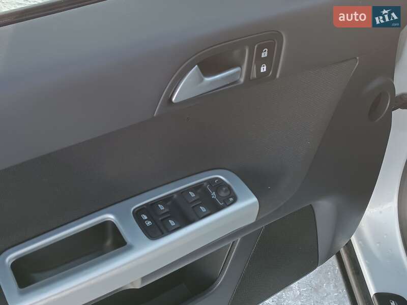 Седан Volvo S40 2010 в Львове