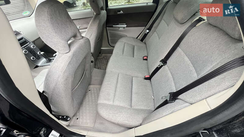 Седан Volvo S40 2004 в Кривом Роге