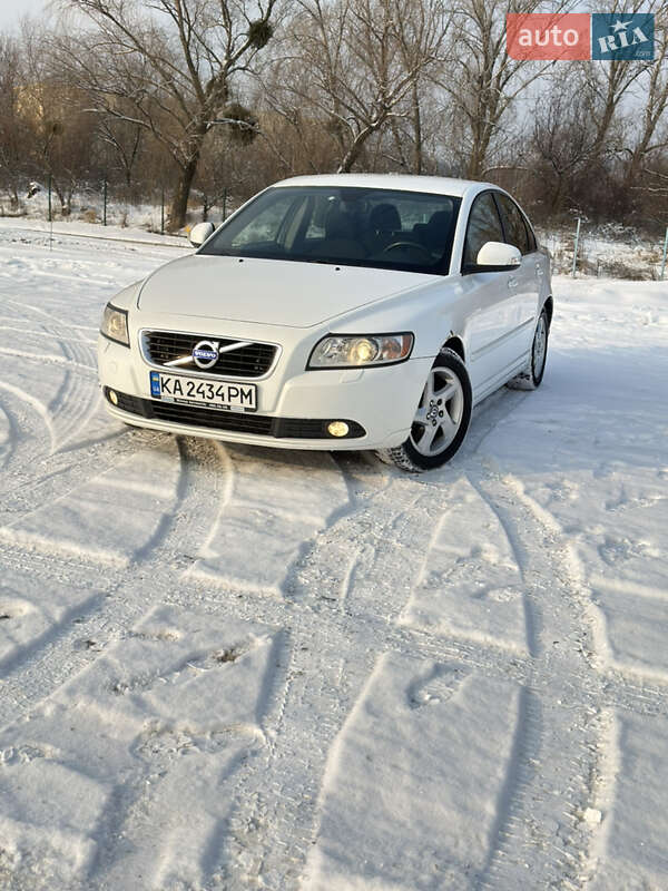 Седан Volvo S40 2012 в Киеве