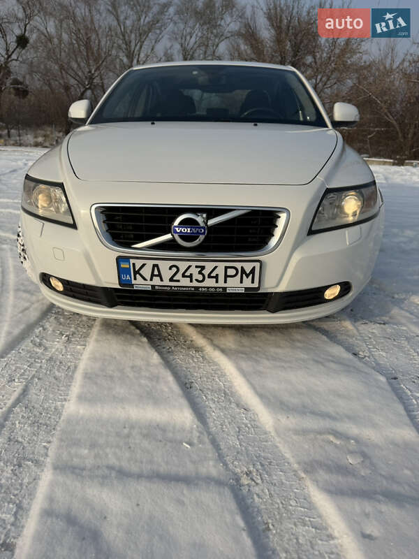 Седан Volvo S40 2012 в Киеве