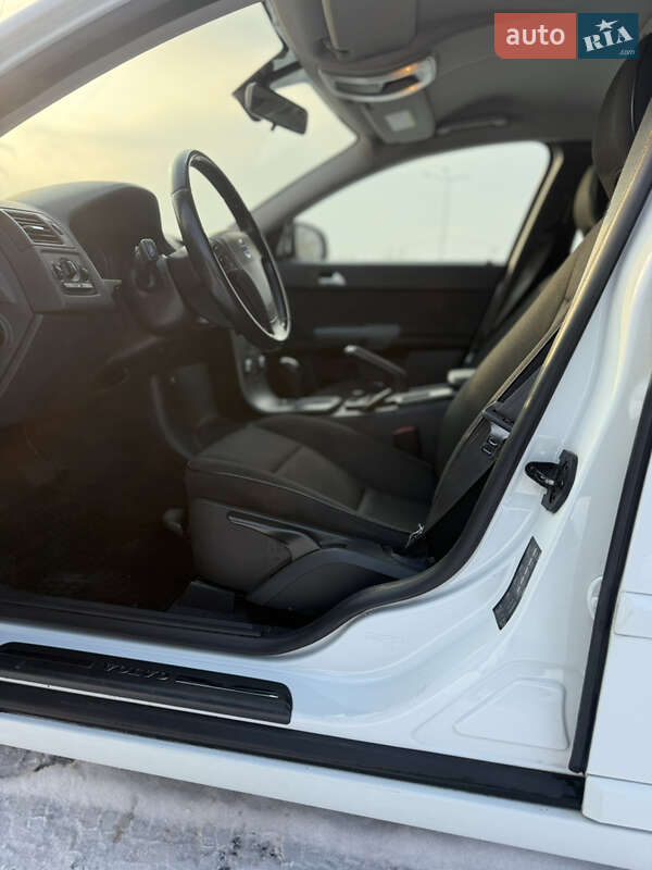 Седан Volvo S40 2012 в Киеве