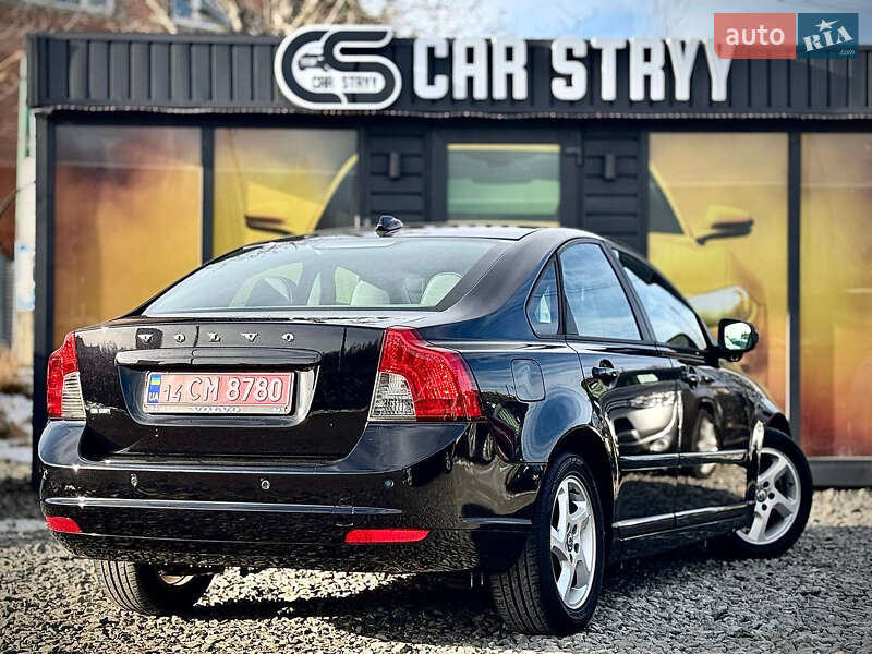Седан Volvo S40 2011 в Стрые