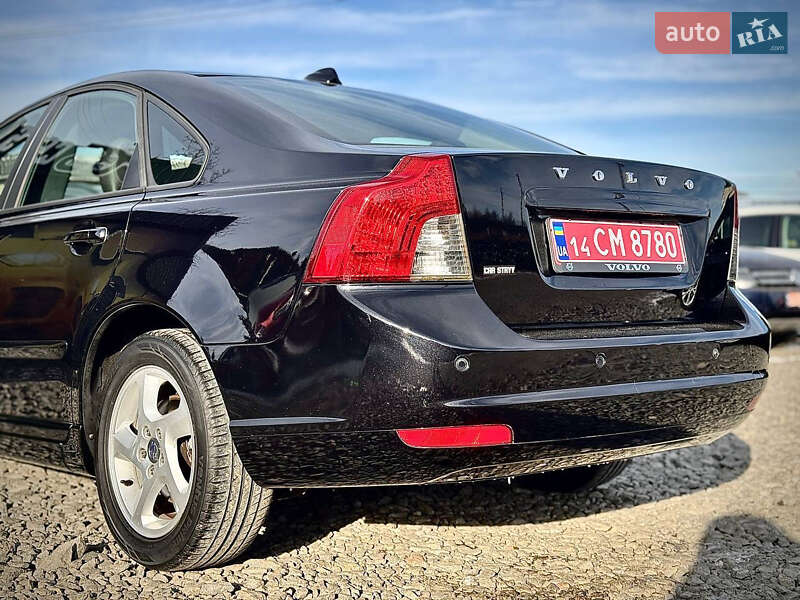 Седан Volvo S40 2011 в Стрые