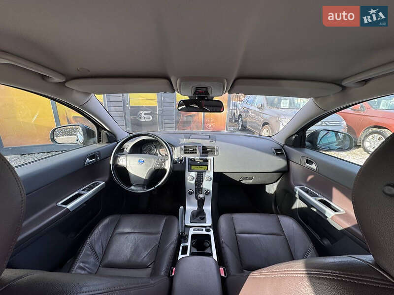 Седан Volvo S40 2011 в Стрые