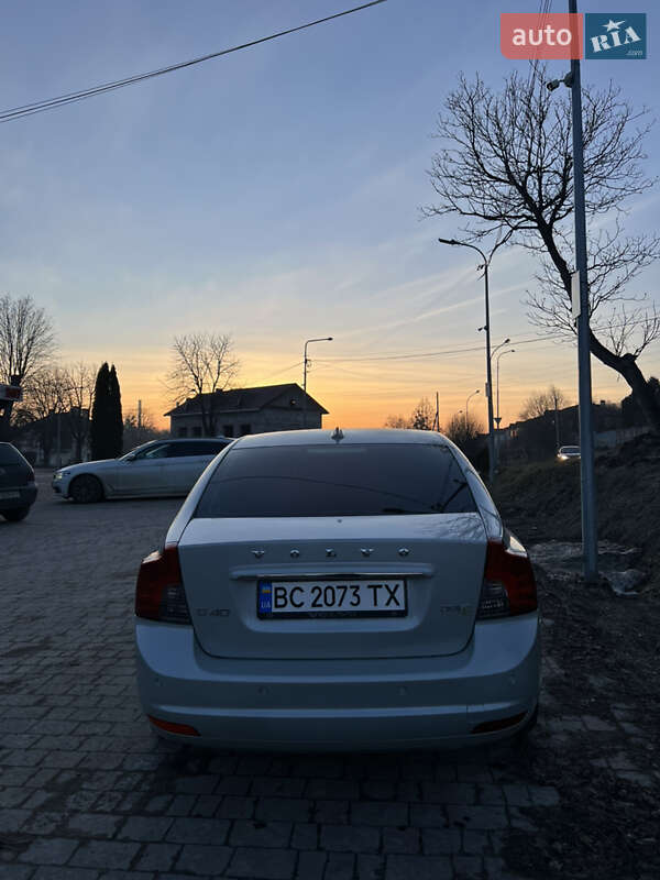 Седан Volvo S40 2012 в Миколаєві