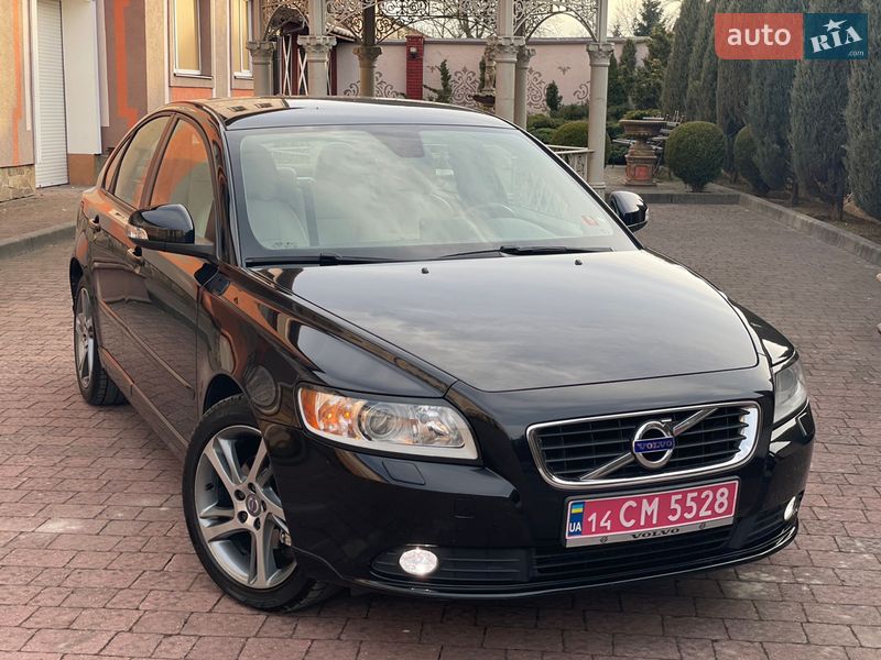 Седан Volvo S40 2011 в Стрию