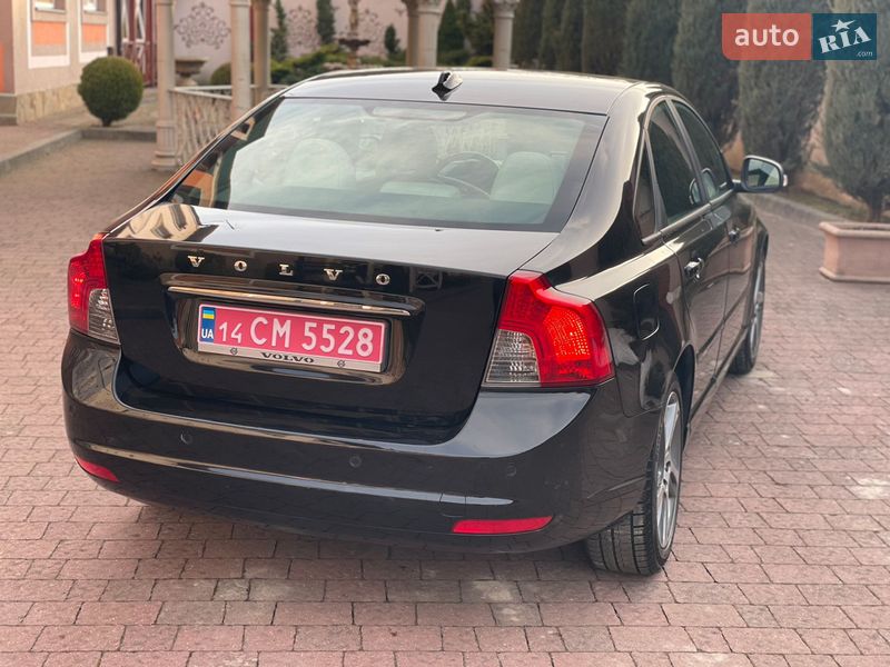 Седан Volvo S40 2011 в Стрию