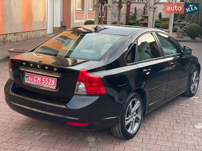 Седан Volvo S40 2011 в Стрию