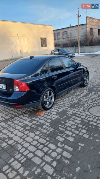 Седан Volvo S40 2010 в Борщеве