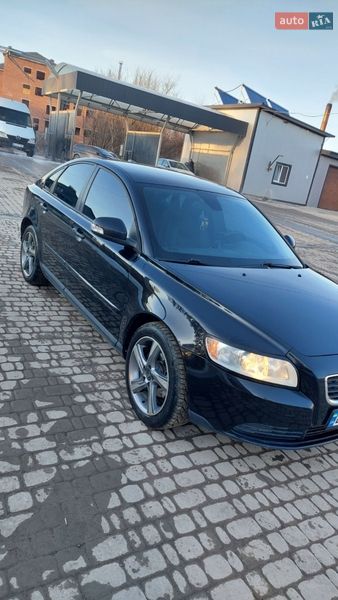 Седан Volvo S40 2010 в Борщеве