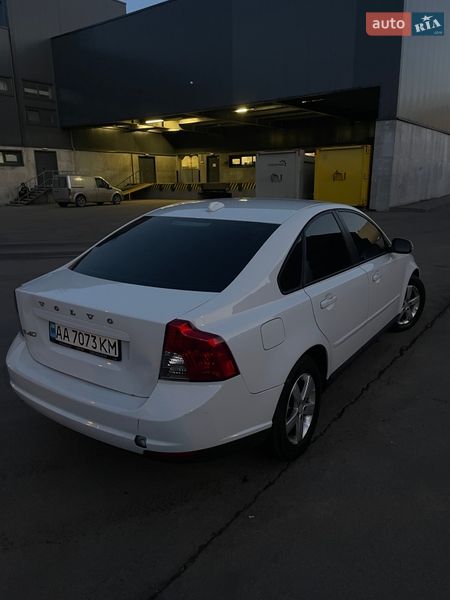 Седан Volvo S40 2008 в Киеве