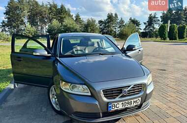 Седан Volvo S40 2010 в Львове