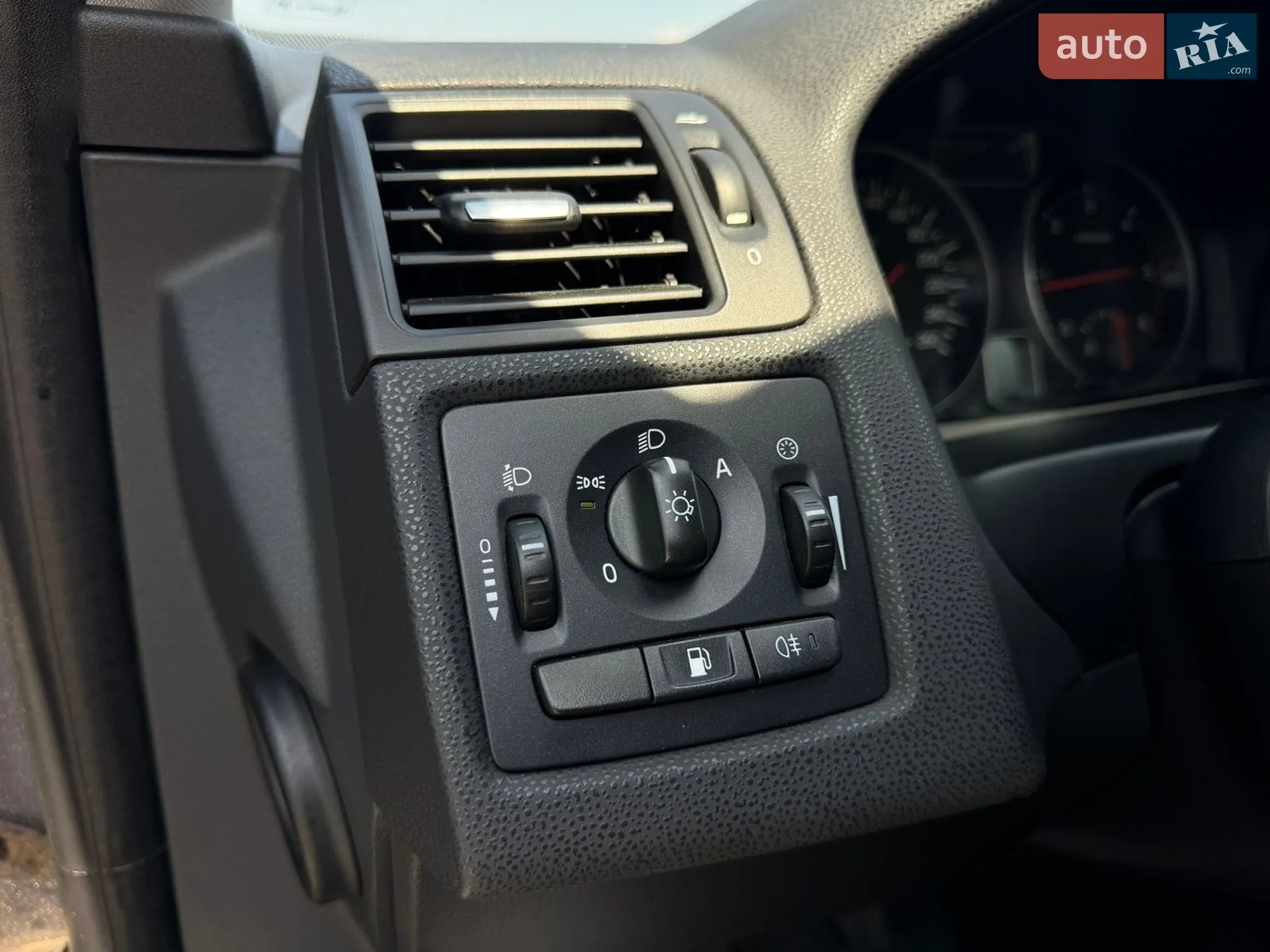 2011 Volvo S40 - мініатюра 14