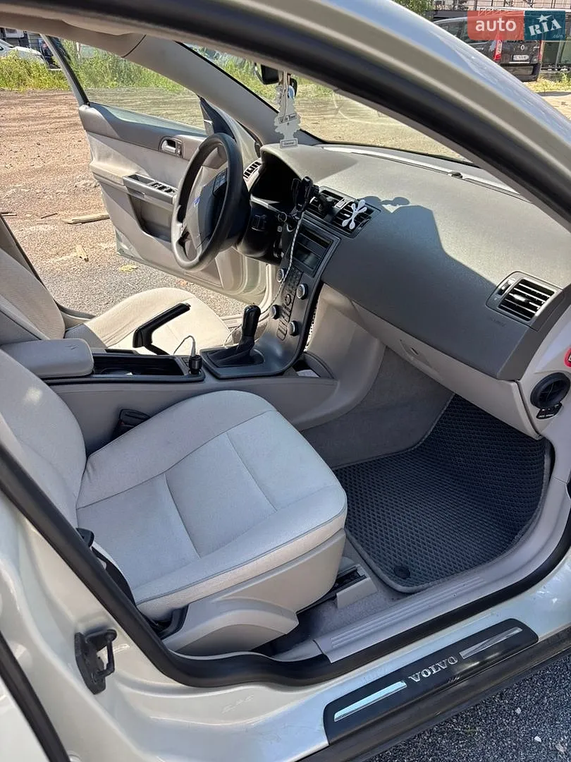 2010 Volvo S40 - мініатюра 9
