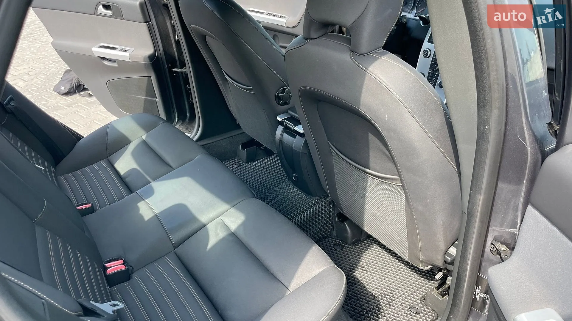 2010 Volvo S40 - мініатюра 16
