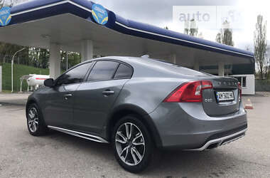 Седан Volvo S60 Cross Country 2017 в Житомирі