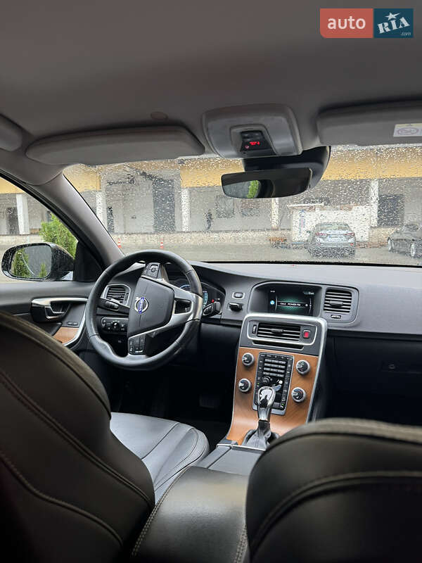 Седан Volvo S60 Cross Country 2016 в Киеве фото 16 Седан Volvo S60 Cross Country 2016 в Киеве