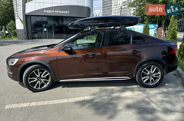 Седан Volvo S60 Cross Country 2016 в 