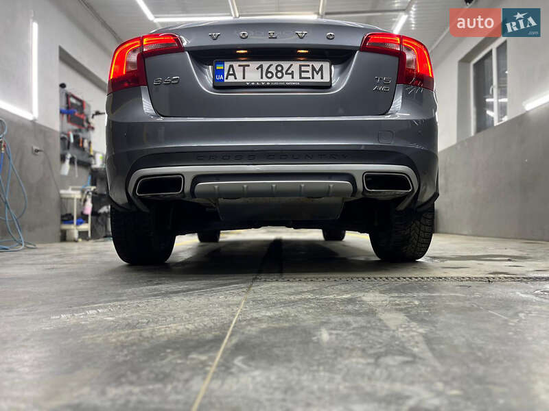 Седан Volvo S60 Cross Country 2016 в Ивано-Франковске