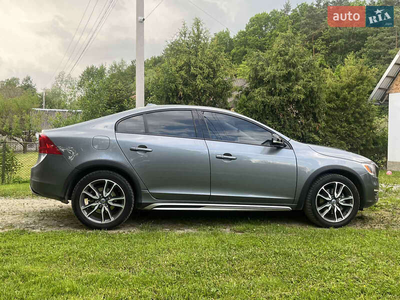 Седан Volvo S60 Cross Country 2016 в Ивано-Франковске