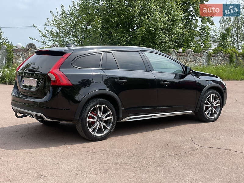 Седан Volvo S60 Cross Country 2017 в Івано-Франківську