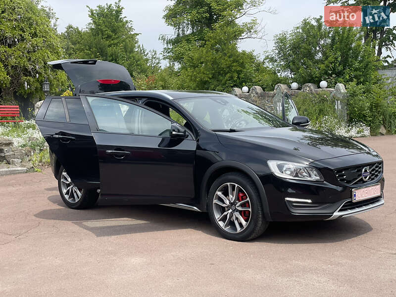 Седан Volvo S60 Cross Country 2017 в Івано-Франківську